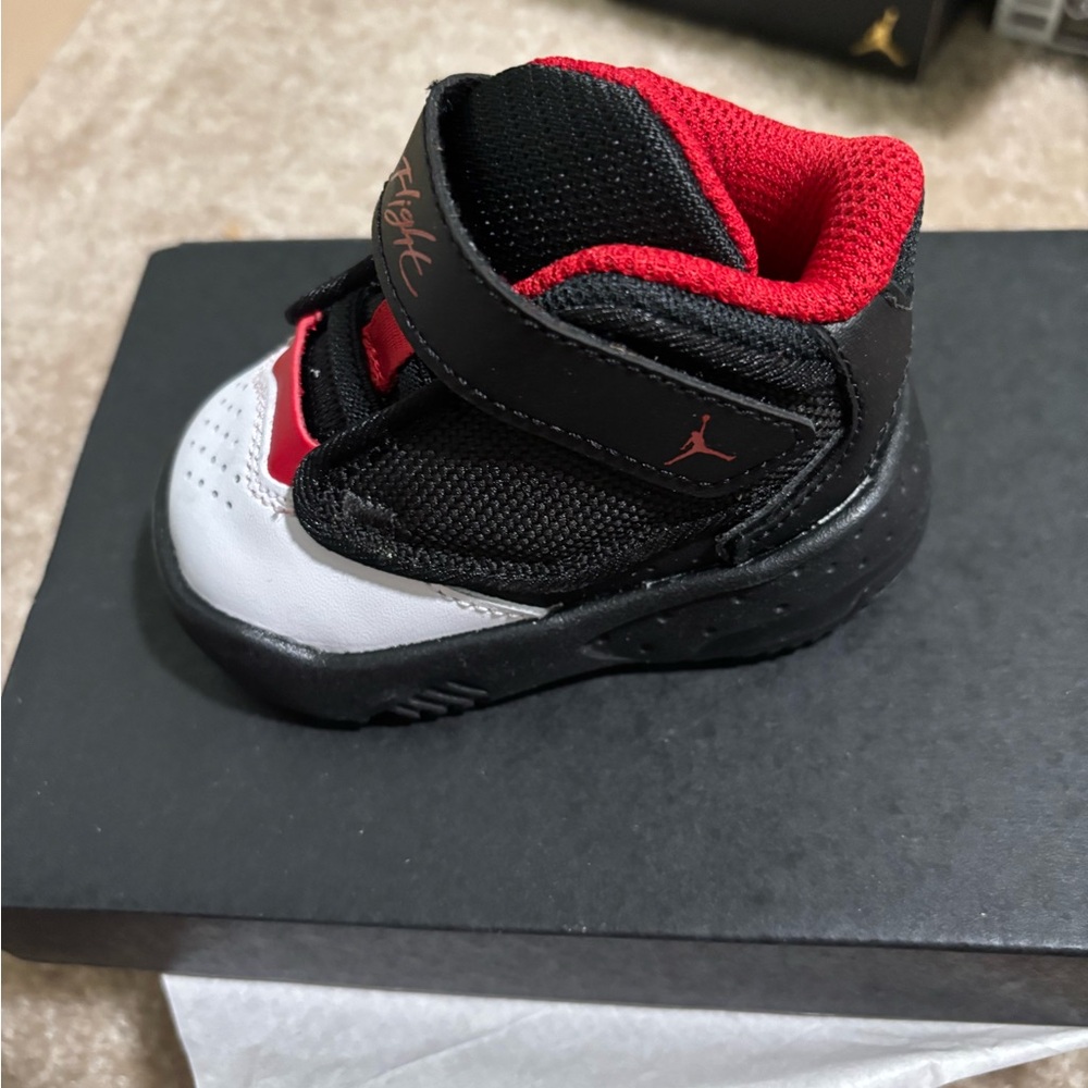 Baby Jordan Max Aura 4